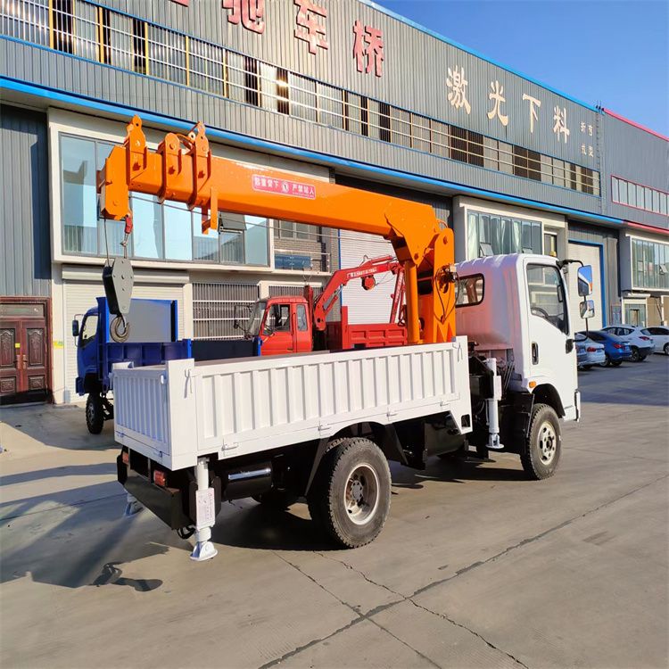 敦煌市三轮随车吊定制 农用改装机自备吊中瑞长期出售